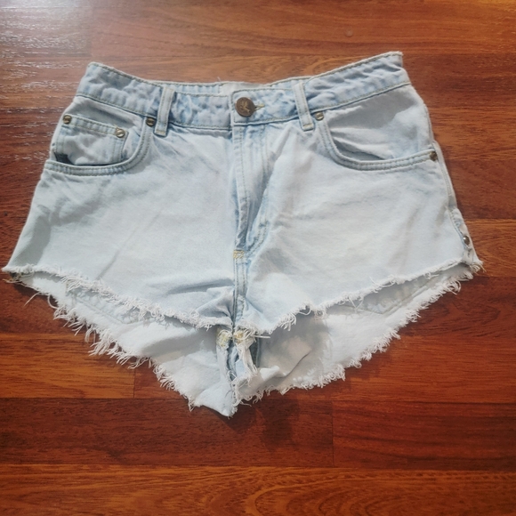 One Teaspoon × Free People Light Wash Denim Shorts Sz 26 Excellent Condition - Picture 4 of 4